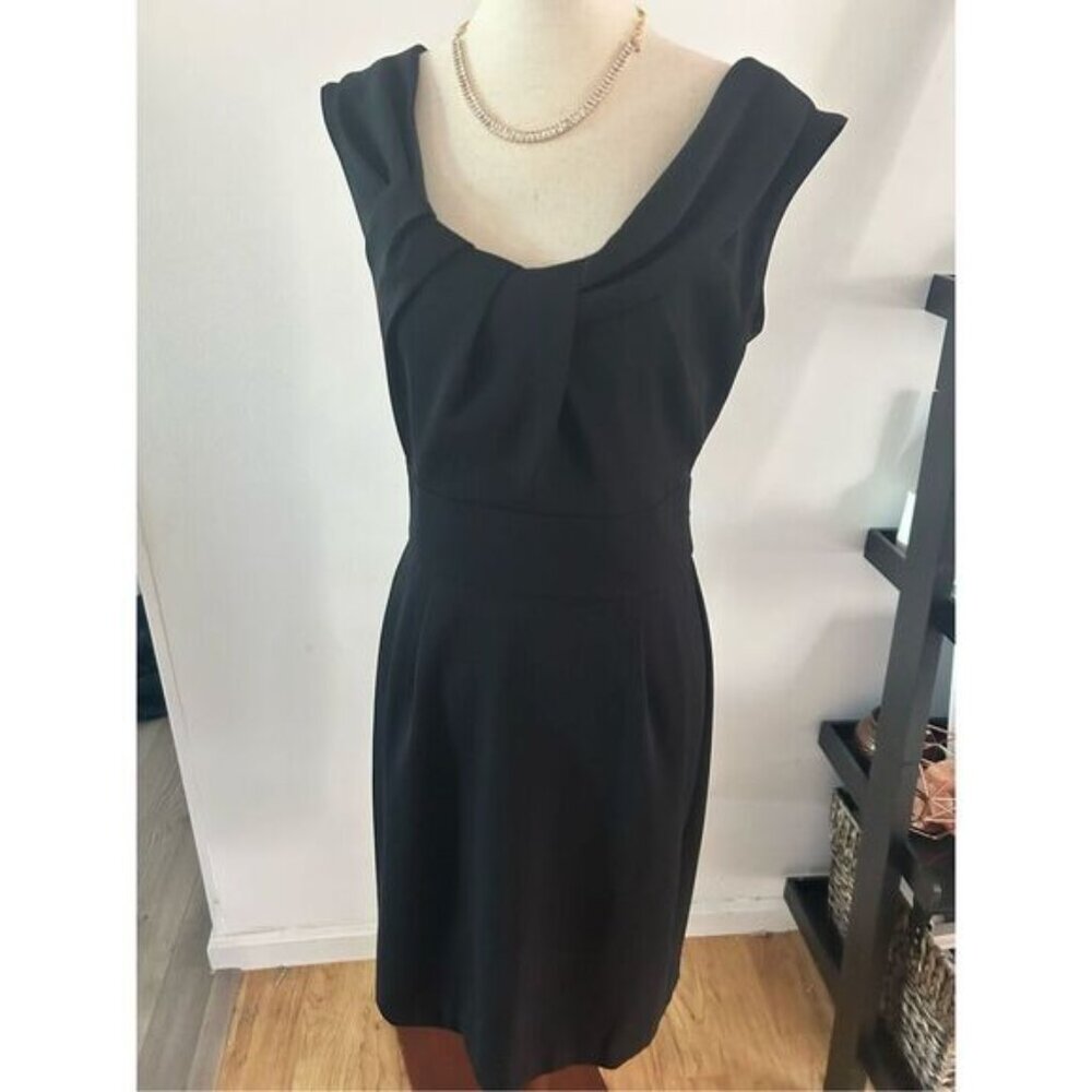 White House black market black classy work dress sleeveless classy size 8
